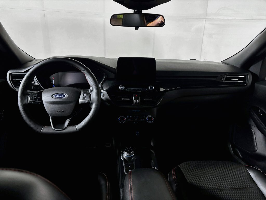 Used 2023 Ford Escape ST-Line FWD image 12