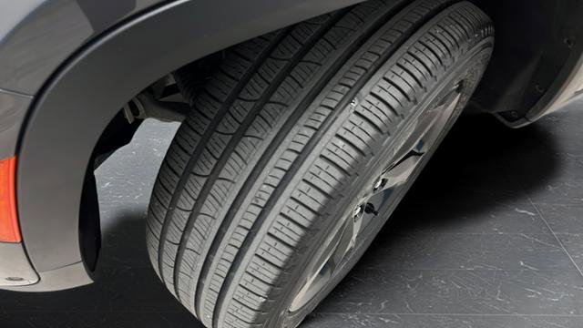 Used 2024 Jeep Grand Cherokee Limited w/ Luxury Tech Group II image 41