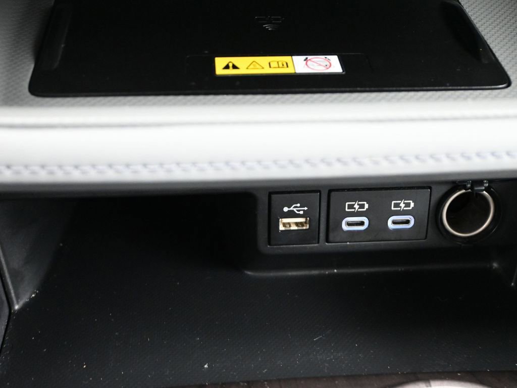 Used 2023 Toyota Highlander Limited image 22