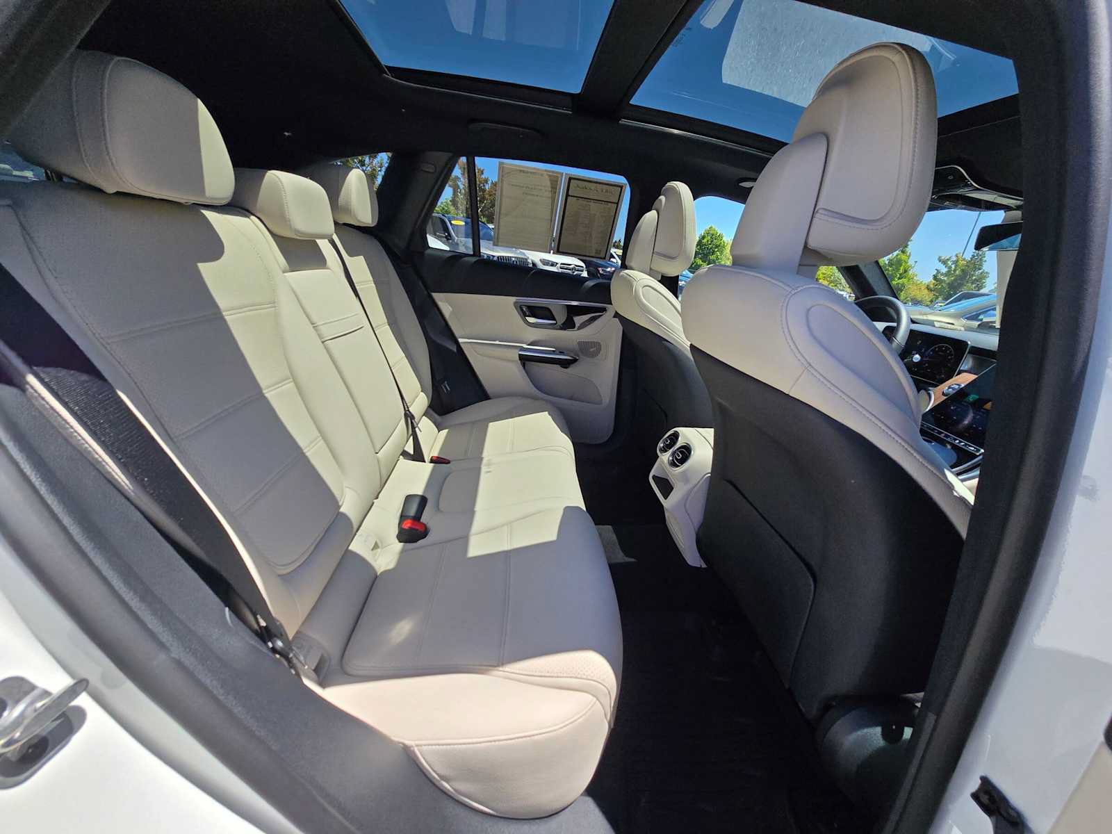 Used 2026 Mercedes-Benz GLC 300 image 13