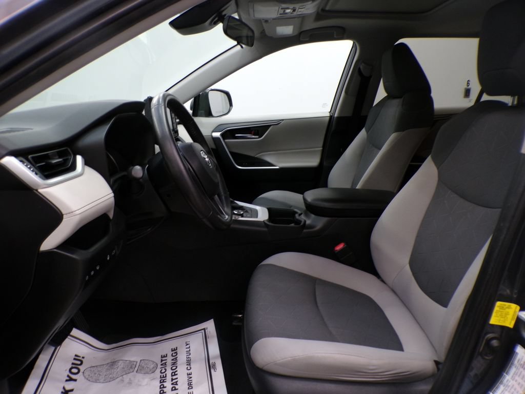 Used 2019 Toyota RAV4 XLE w/ Convenience Package AWD/4WD image 16