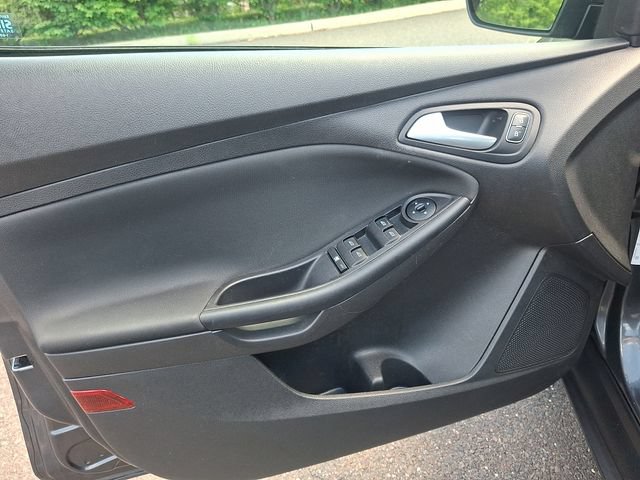 Used 2017 Ford Focus SE FWD image 12