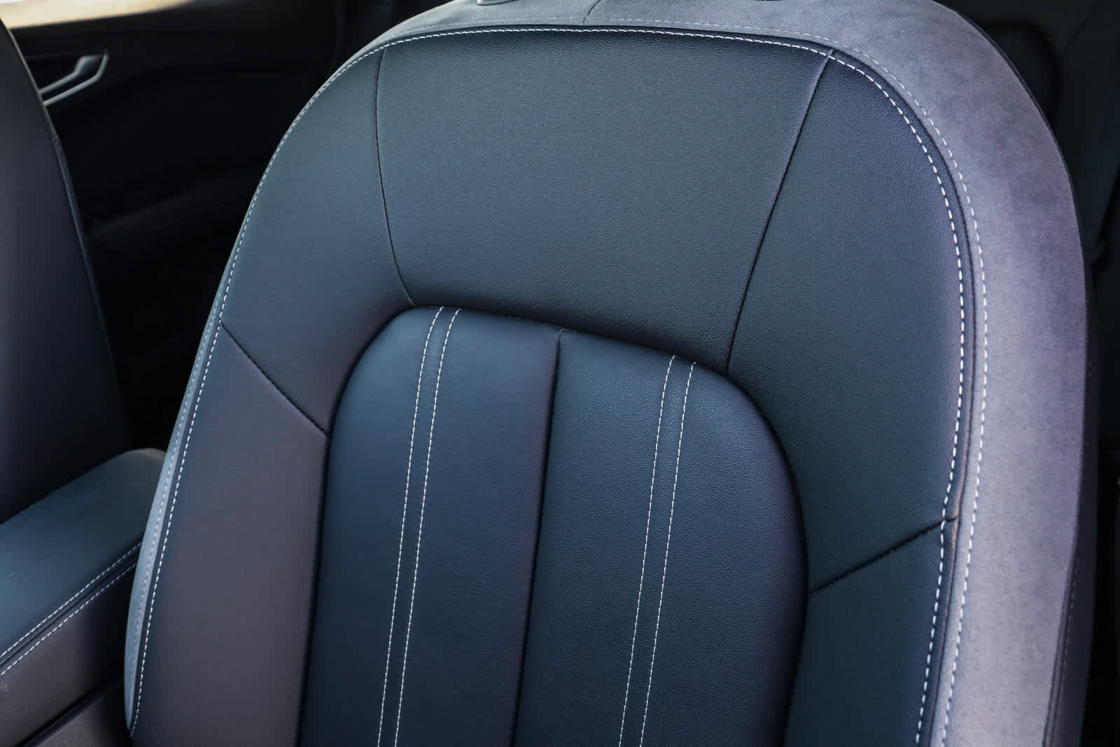 Used 2023 Audi Q4 e-tron Prestige image 37