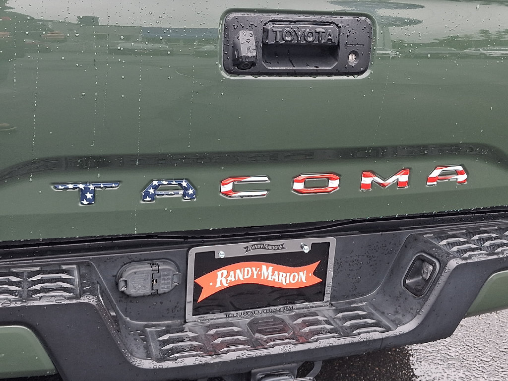Used 2021 Toyota Tacoma TRD Sport AWD/4WD image 30