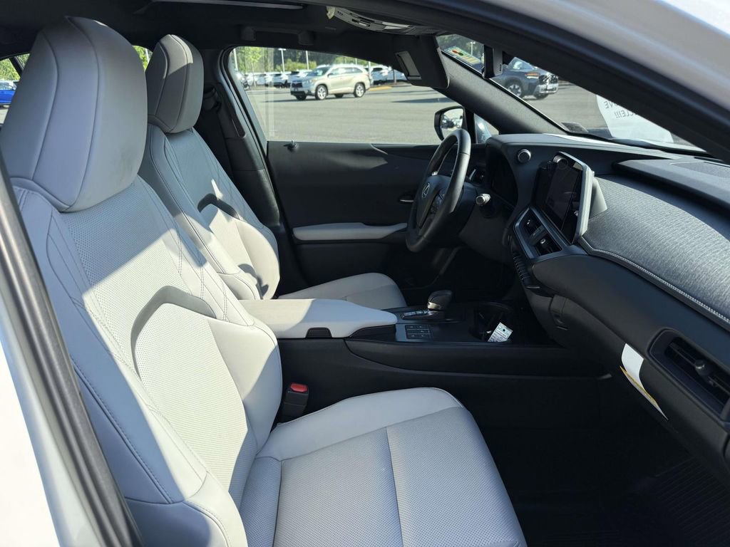 Used 2025 Lexus UX 300h AWD w/ Accessory Package (Z1) image 14