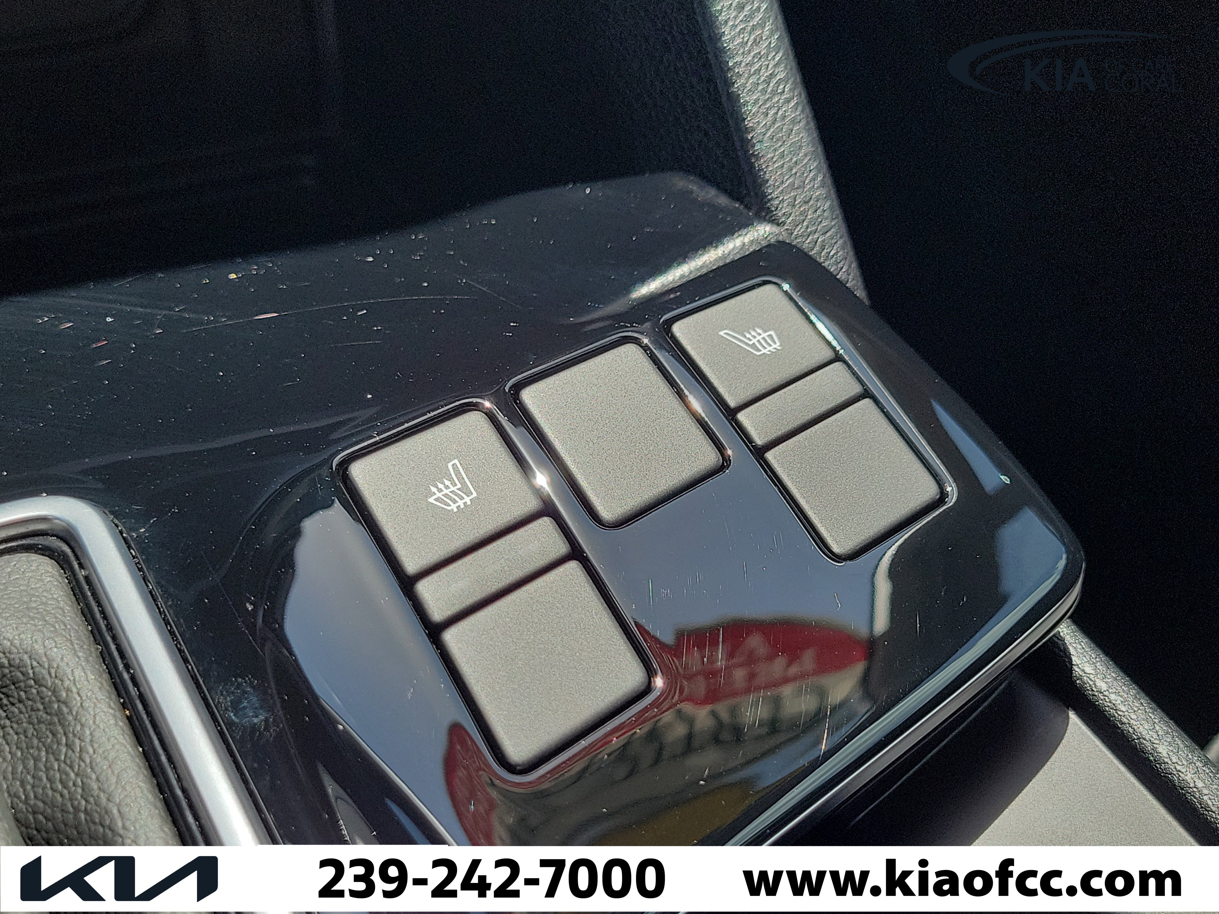 Certified 2025 Kia Sportage EX w/ Premium Package image 28