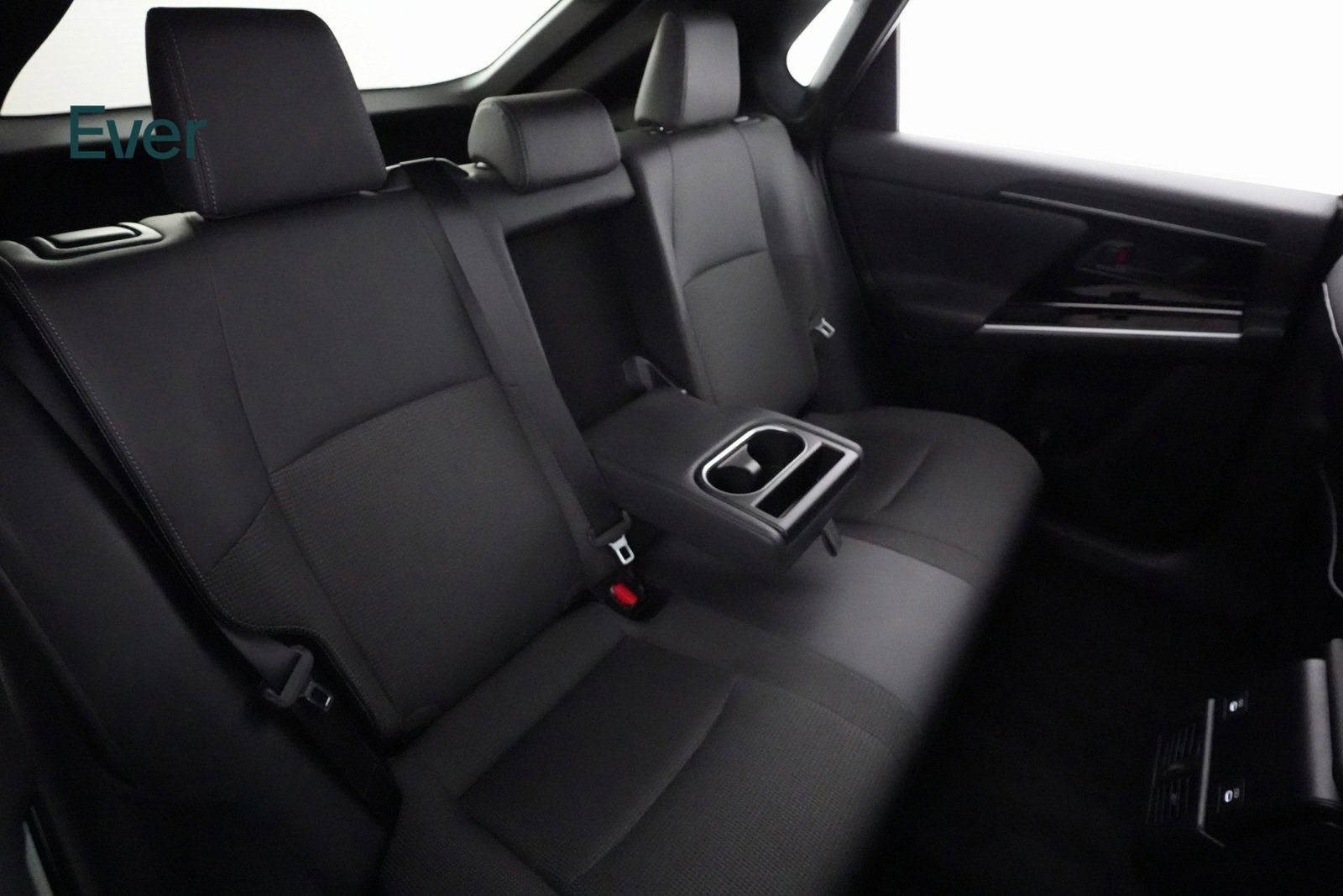 Used 2024 Toyota bZ4X XLE w/ Weather Package image 9