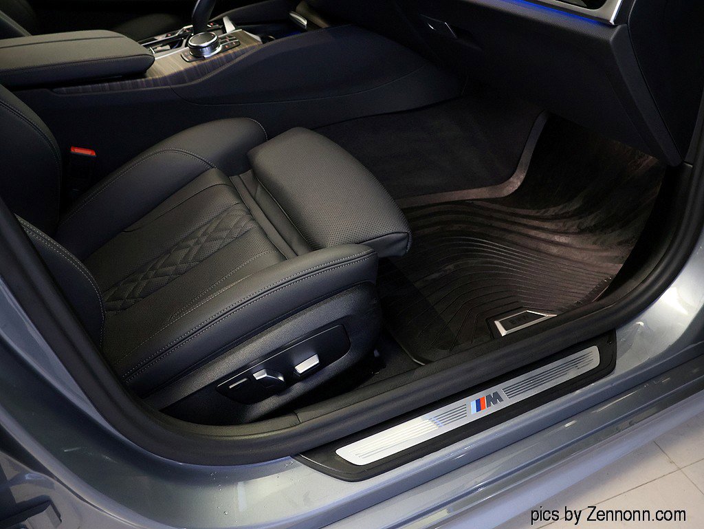 Certified 2023 BMW 530e xDrive w/ Premium Package image 37