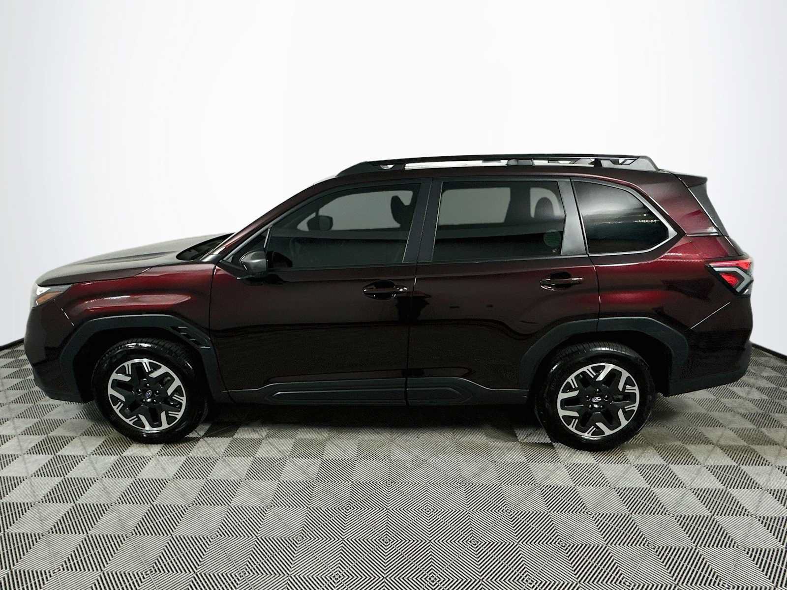 Certified 2026 Subaru Forester Premium w/ Base/Premium Plus Package AWD/4WD image 4