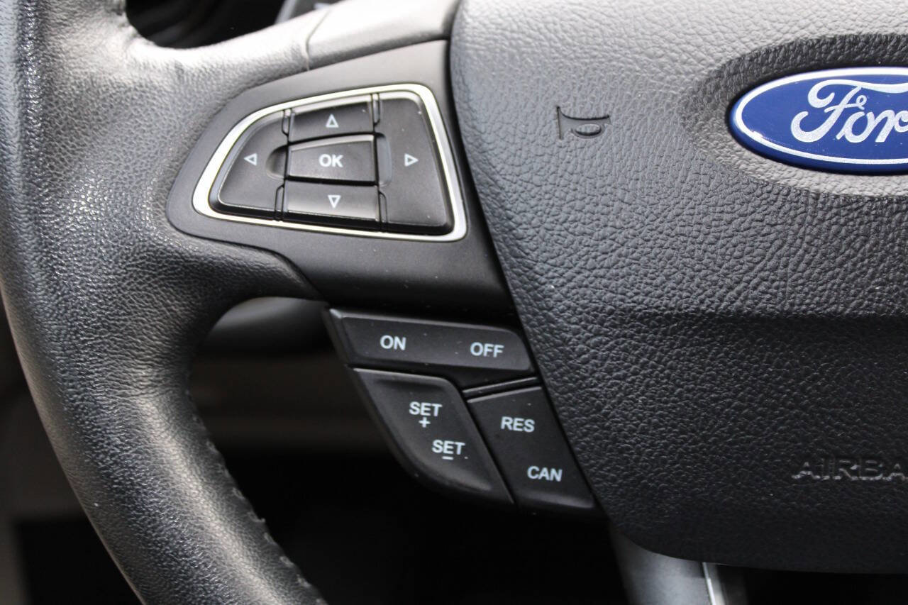 Used 2017 Ford Escape Titanium image 21