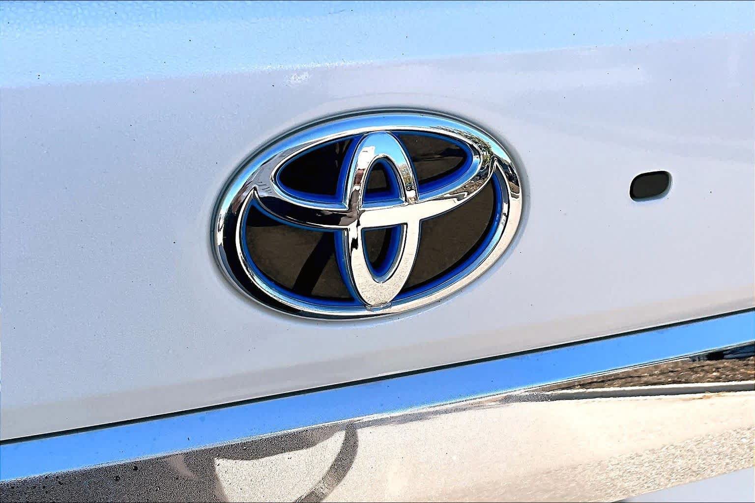 Used 2023 Toyota Sequoia Limited AWD/4WD image 9