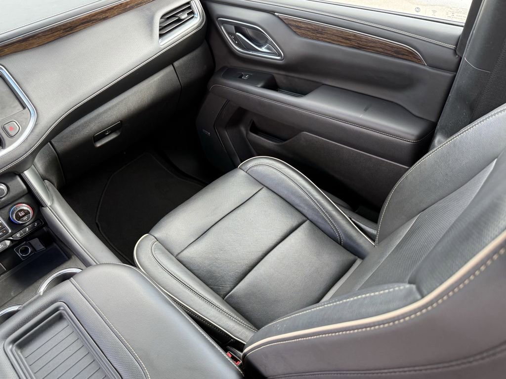 Used 2021 Chevrolet Suburban Premier w/ Premium Package image 27