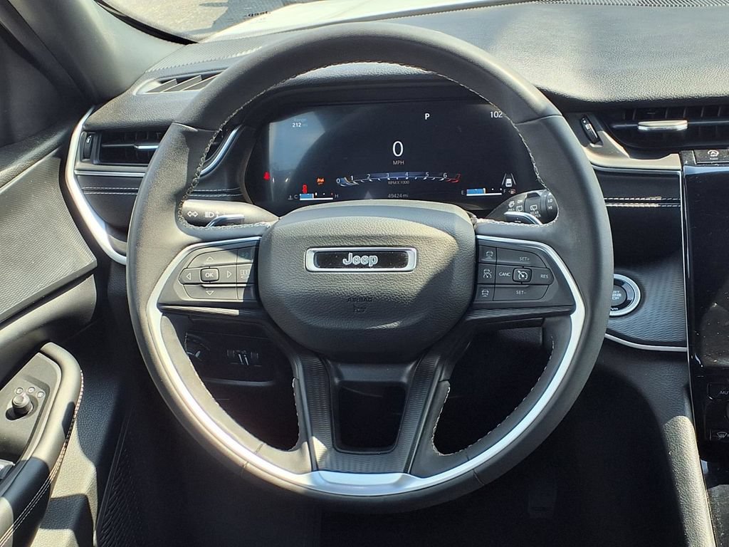 Used 2024 Jeep Grand Cherokee Altitude RWD image 13
