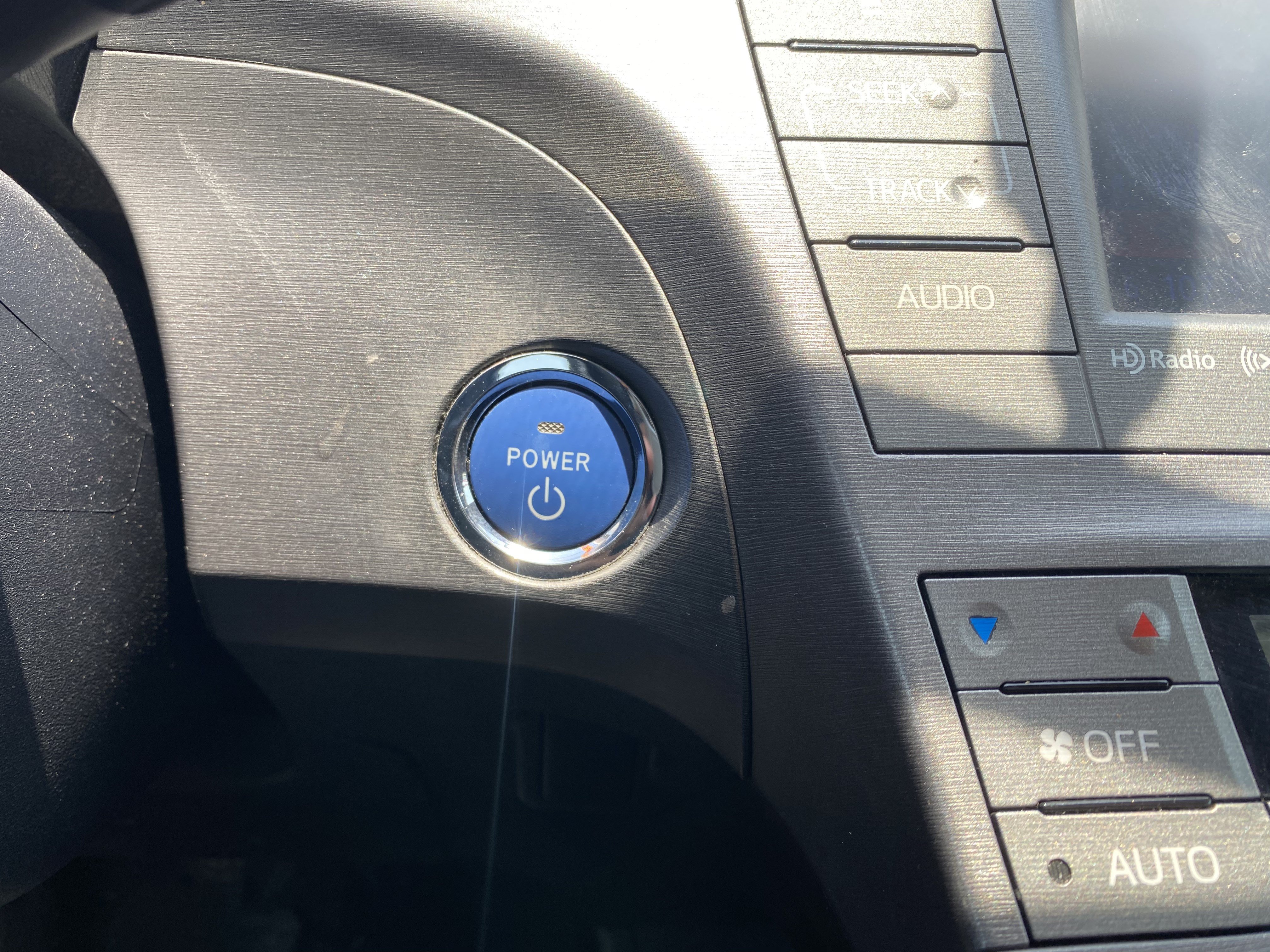 Used 2015 Toyota Prius Persona Series FWD image 21