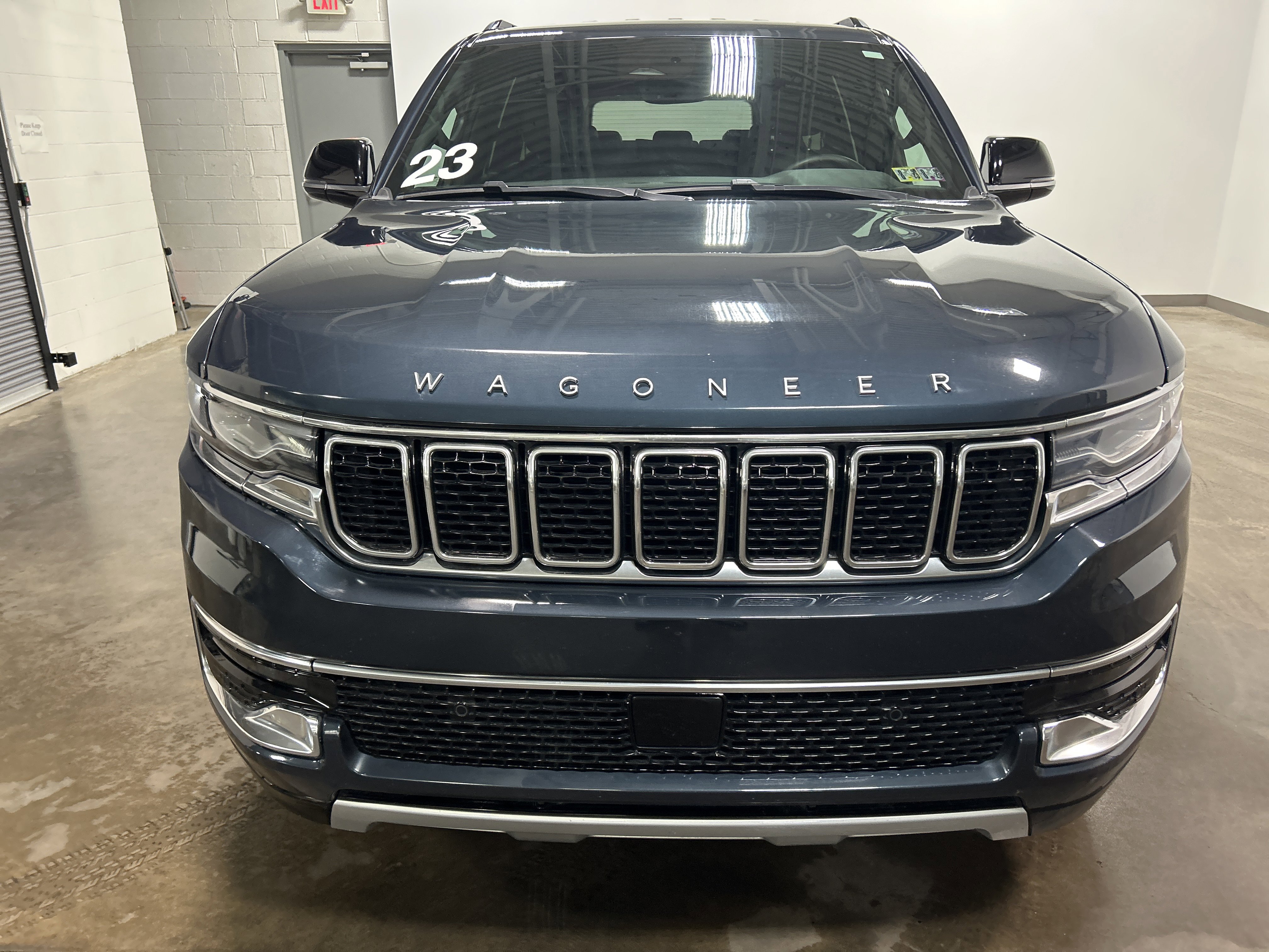 Used 2023 Jeep Wagoneer L Series II image 8