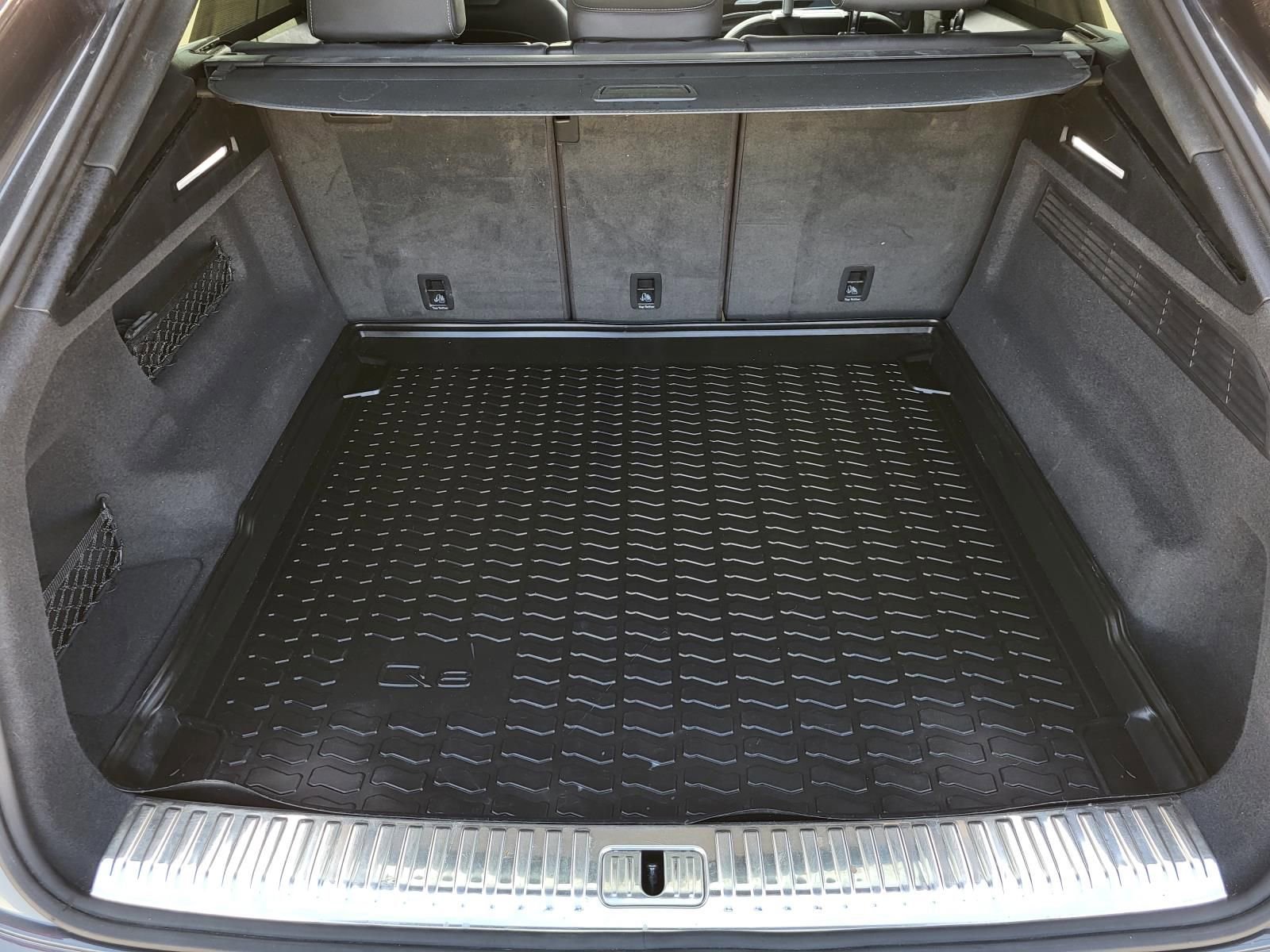 Used 2019 Audi Q8 Prestige w/ Year 1 Package image 17