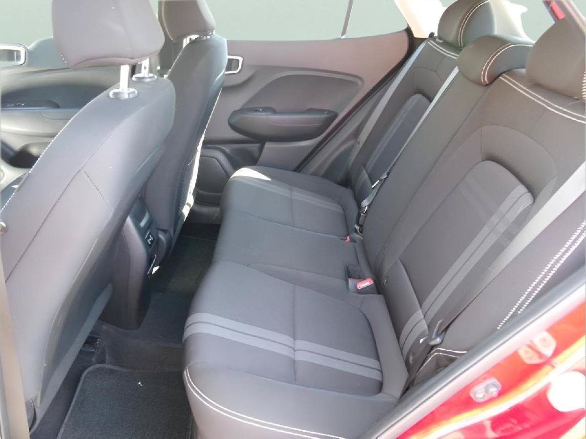 Used 2025 Hyundai Venue SEL FWD image 10