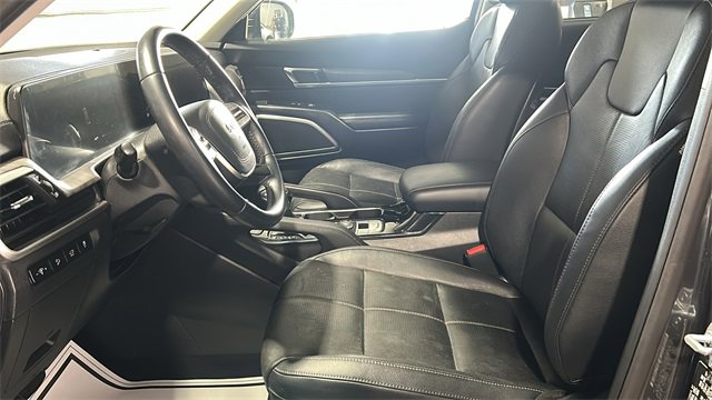 Used 2024 Kia Telluride EX image 25