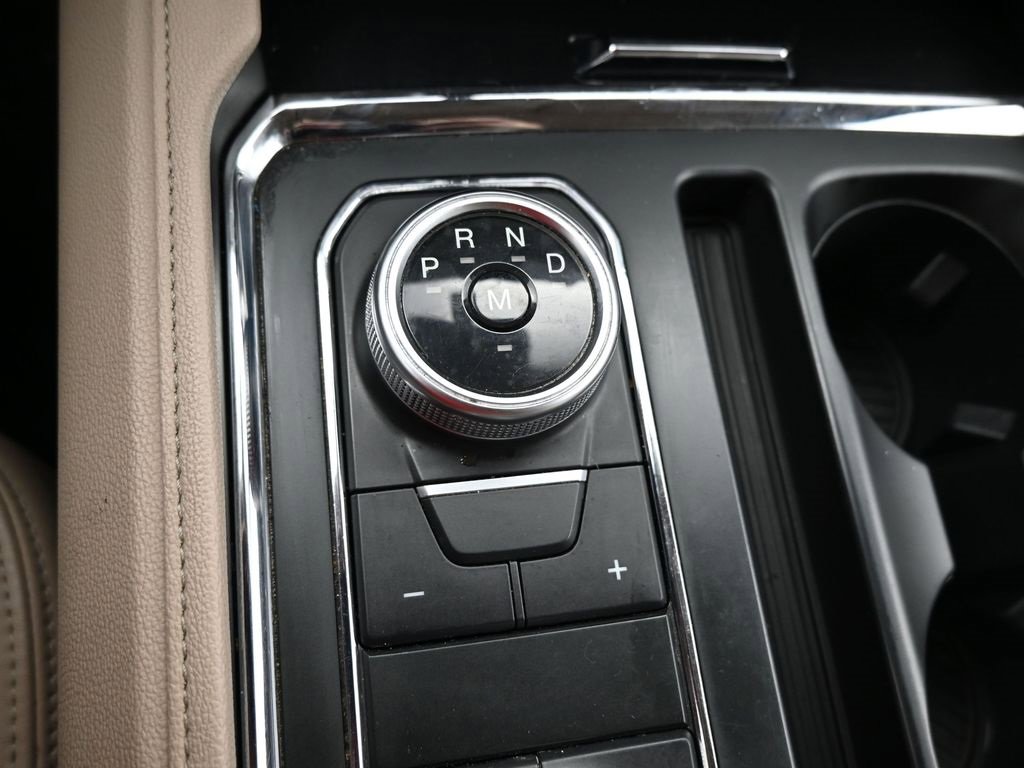Used 2024 Ford Expedition Max XLT image 16