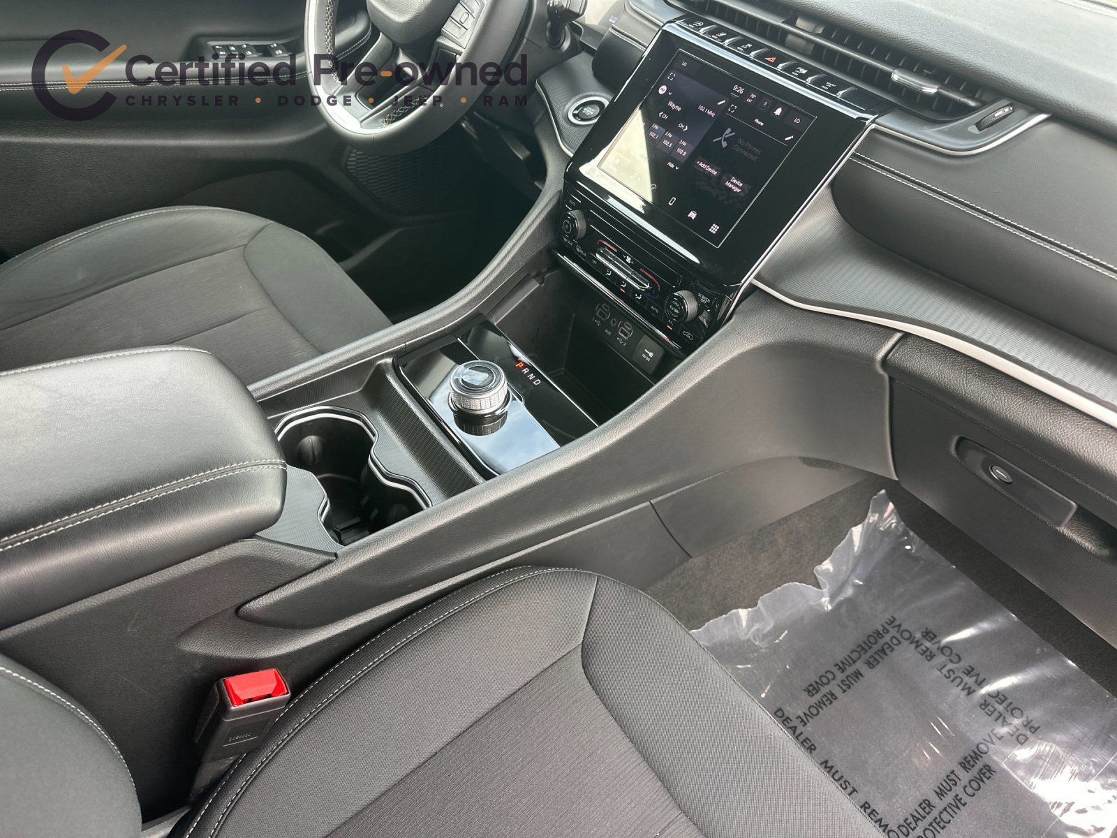 Used 2023 Jeep Grand Cherokee Laredo AWD/4WD image 17