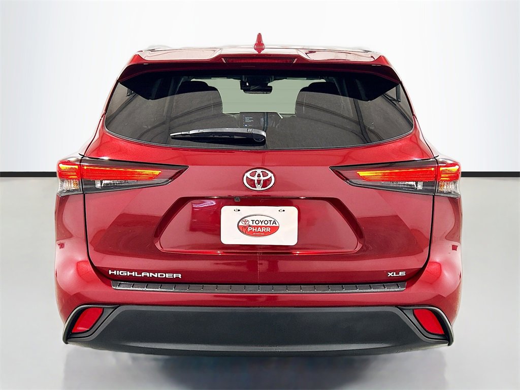 Used 2024 Toyota Highlander XLE image 5