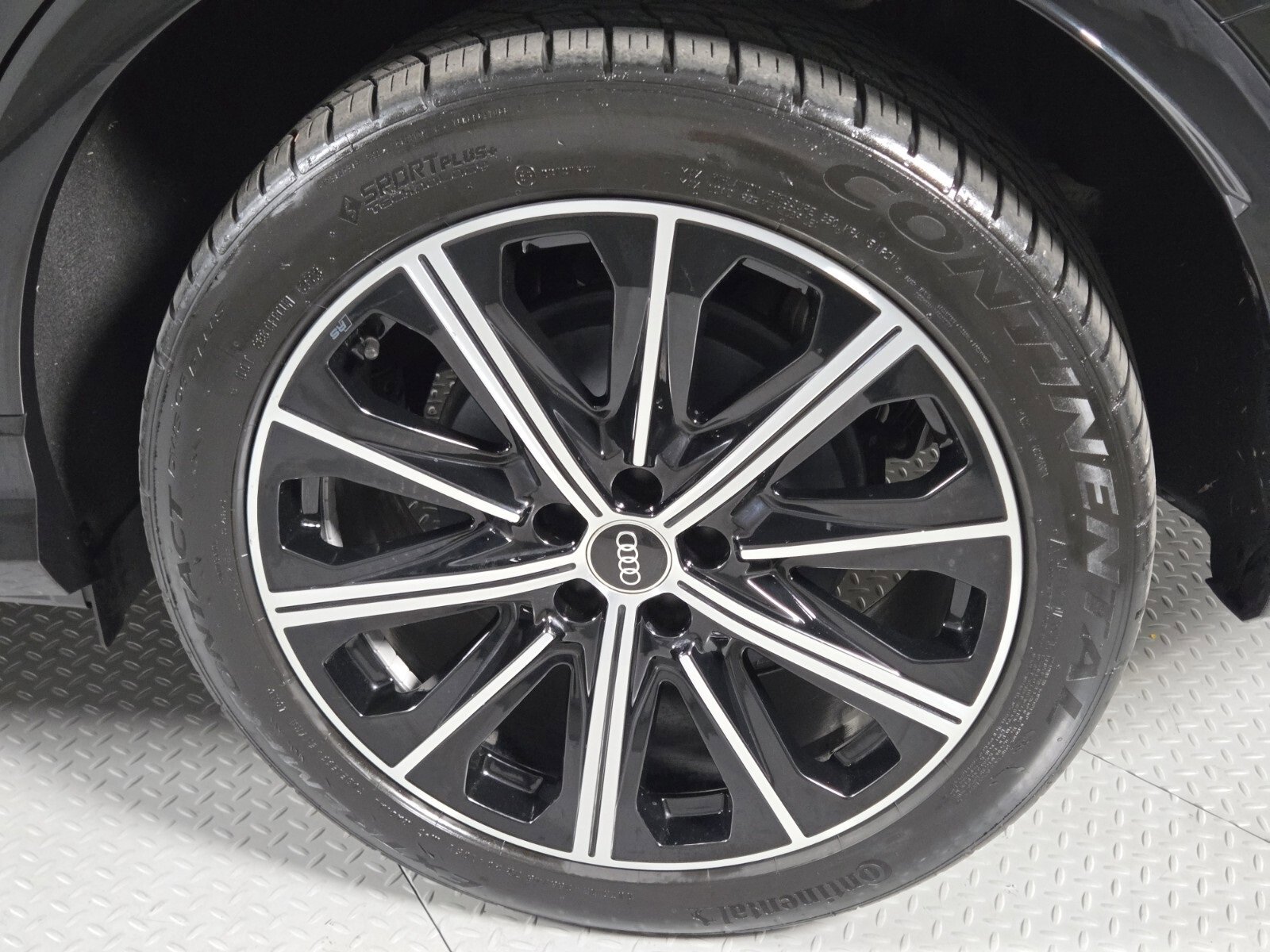 Used 2022 Audi Q4 e-tron Premium Plus w/ Premium Plus image 10