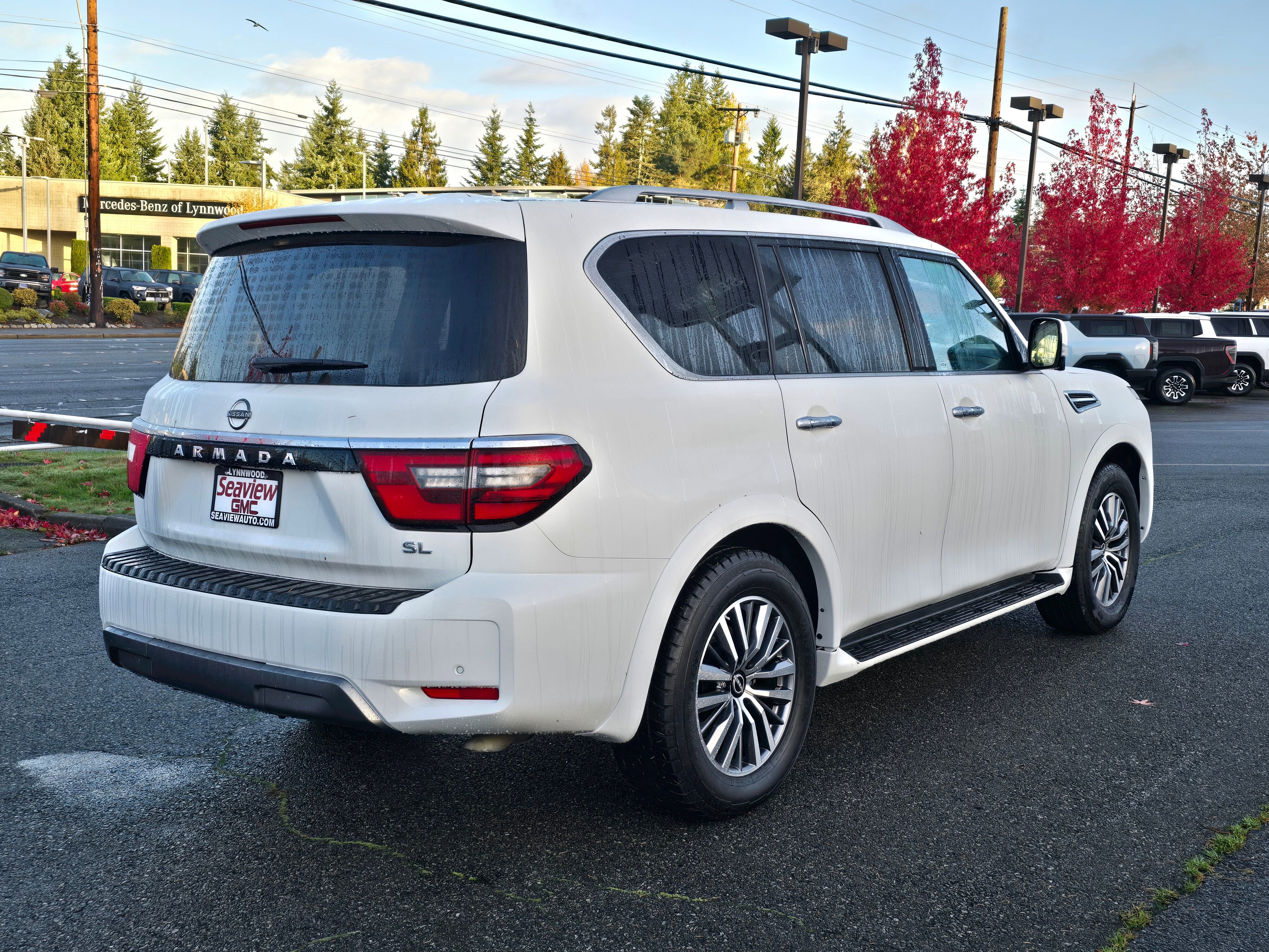 Used 2024 Nissan Armada SL image 7