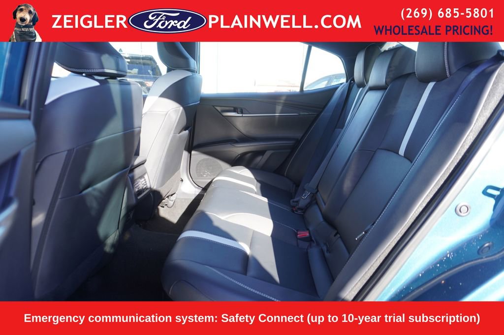 Used 2025 Toyota Camry SE image 7