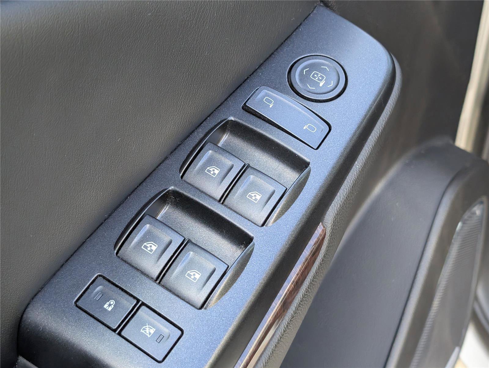 Used 2015 GMC Yukon SLE w/ Convenience Package image 16