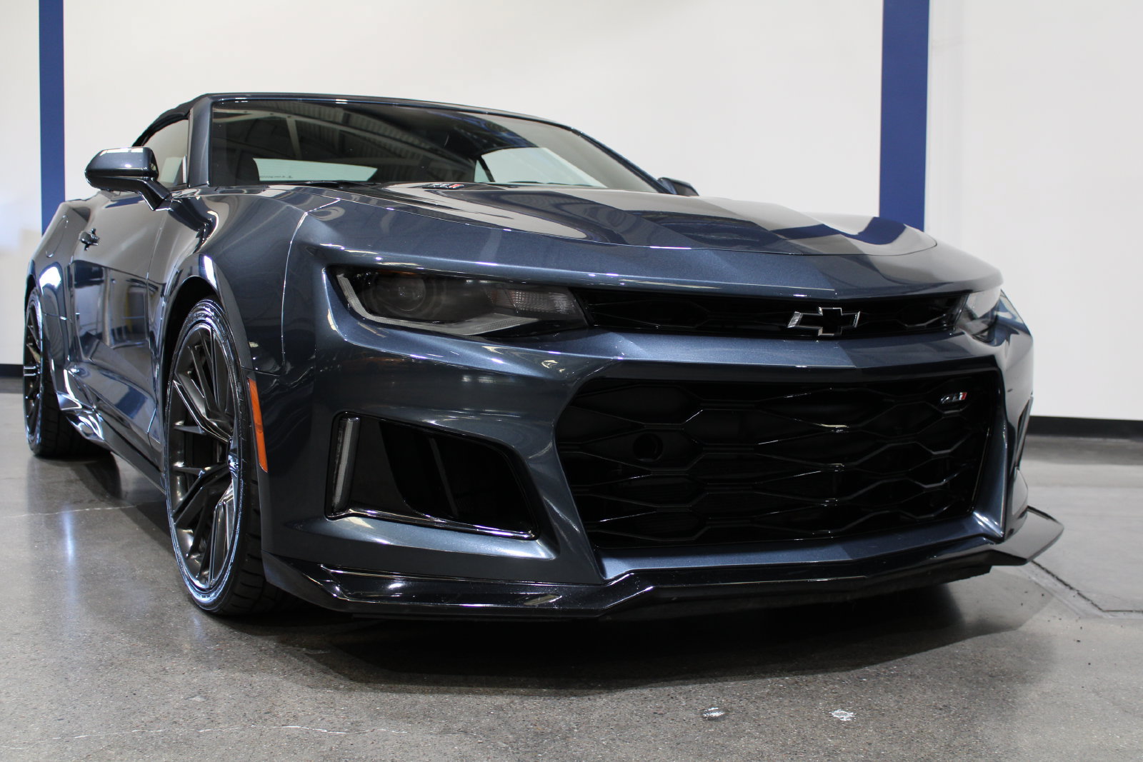 Used 2019 Chevrolet Camaro ZL1 RWD image 4