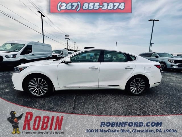 Used 2017 Kia Cadenza Premium w/ Luxury Package FWD image 6