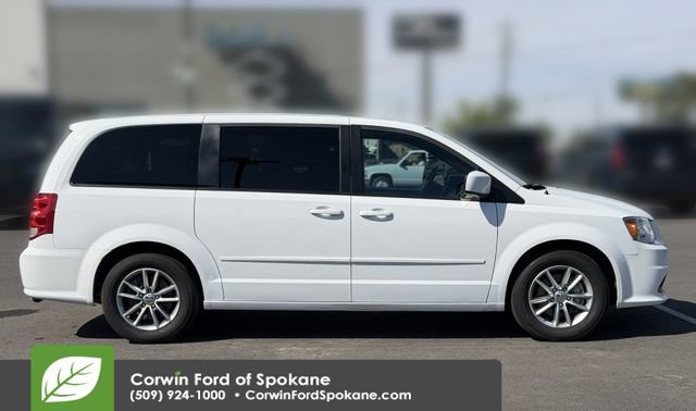 Used 2016 Dodge Grand Caravan SE FWD image 10