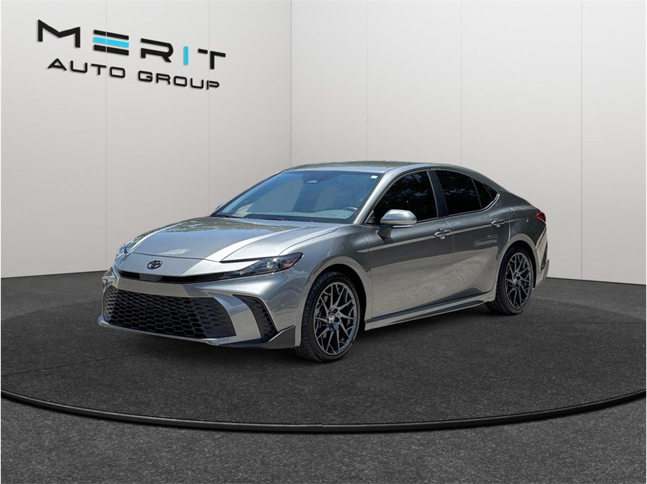 Used 2025 Toyota Camry SE FWD image 4