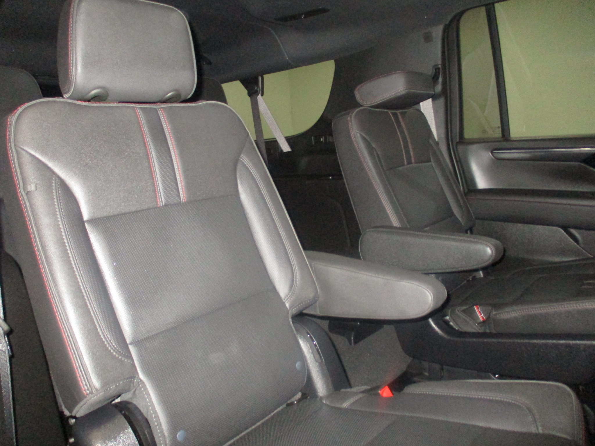 Used 2026 Chevrolet Suburban RST w/ Comfort Package AWD/4WD image 16
