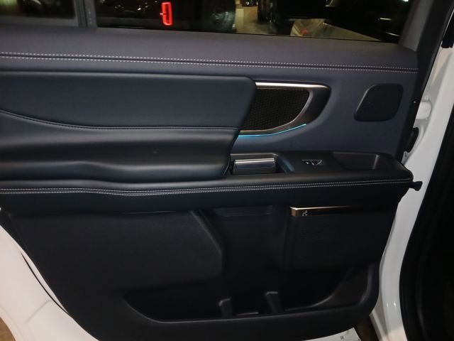 Used 2025 Ford Expedition Max Platinum w/ Stealth Performance Package image 39