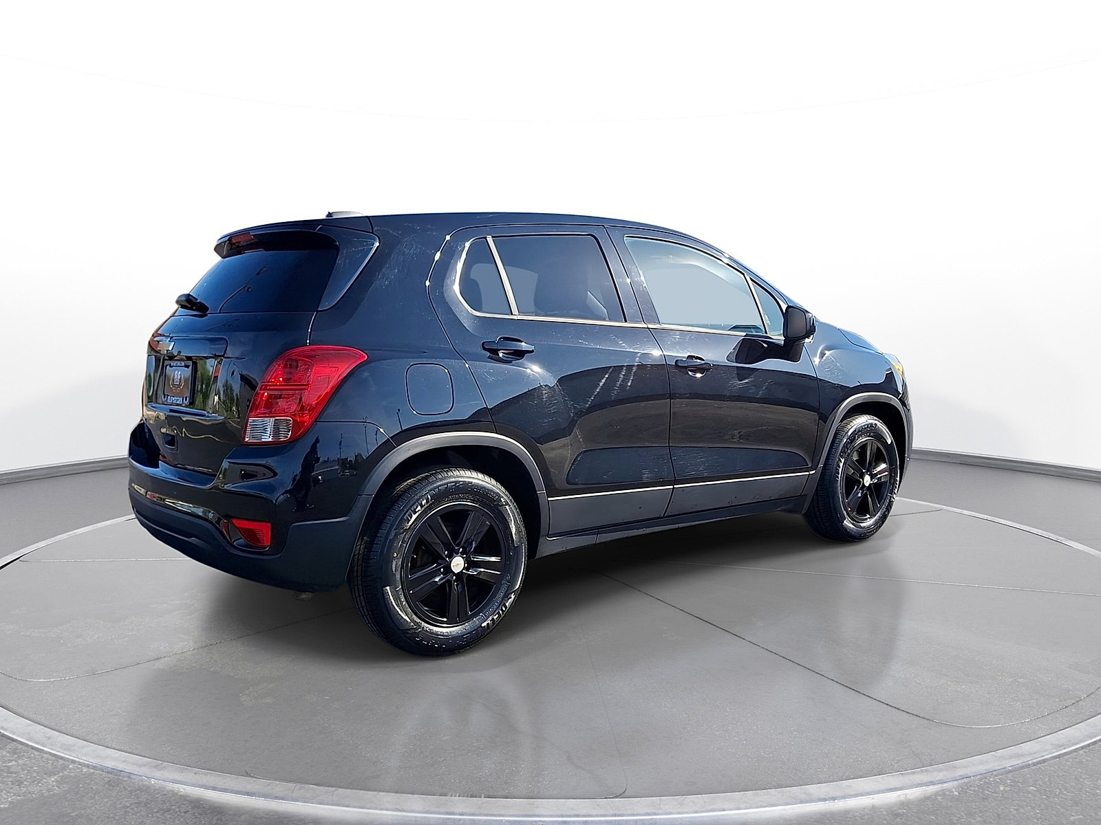 Used 2020 Chevrolet Trax LS w/ Tint and Cruise Package FWD image 8
