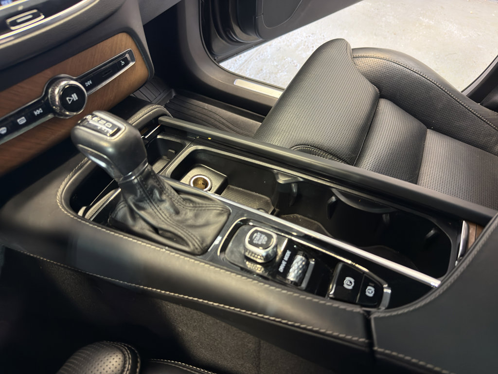 Used 2018 Volvo XC90 T6 Inscription w/ Convenience Package image 20