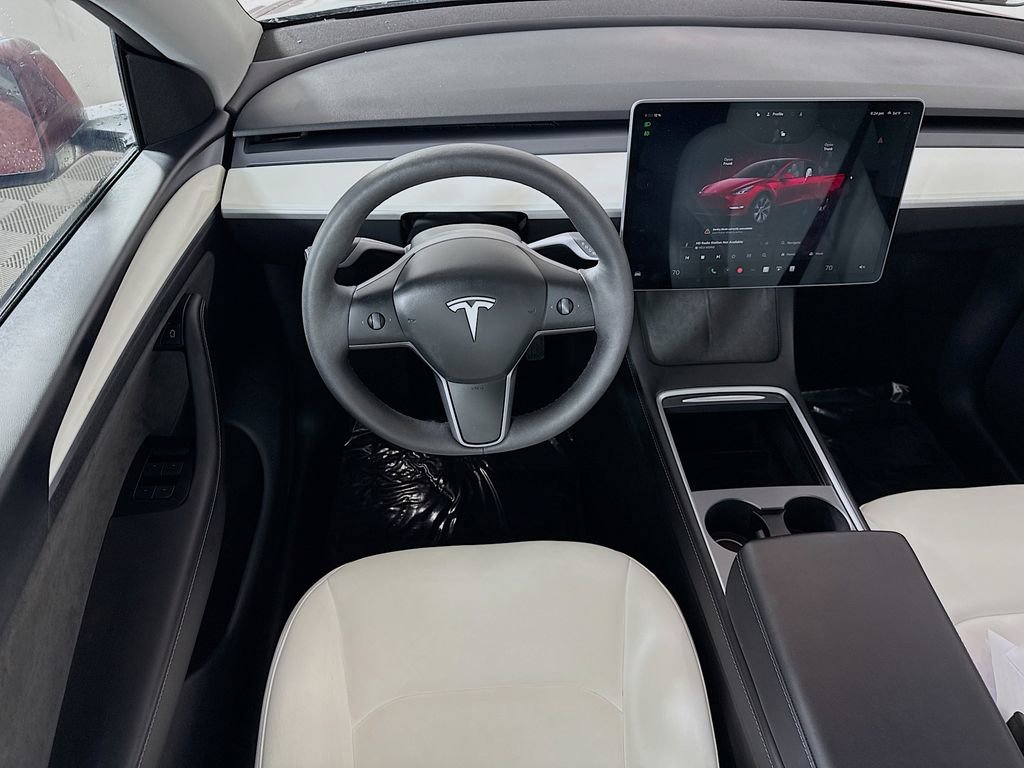 Used 2024 Tesla Model Y Long Range image 3