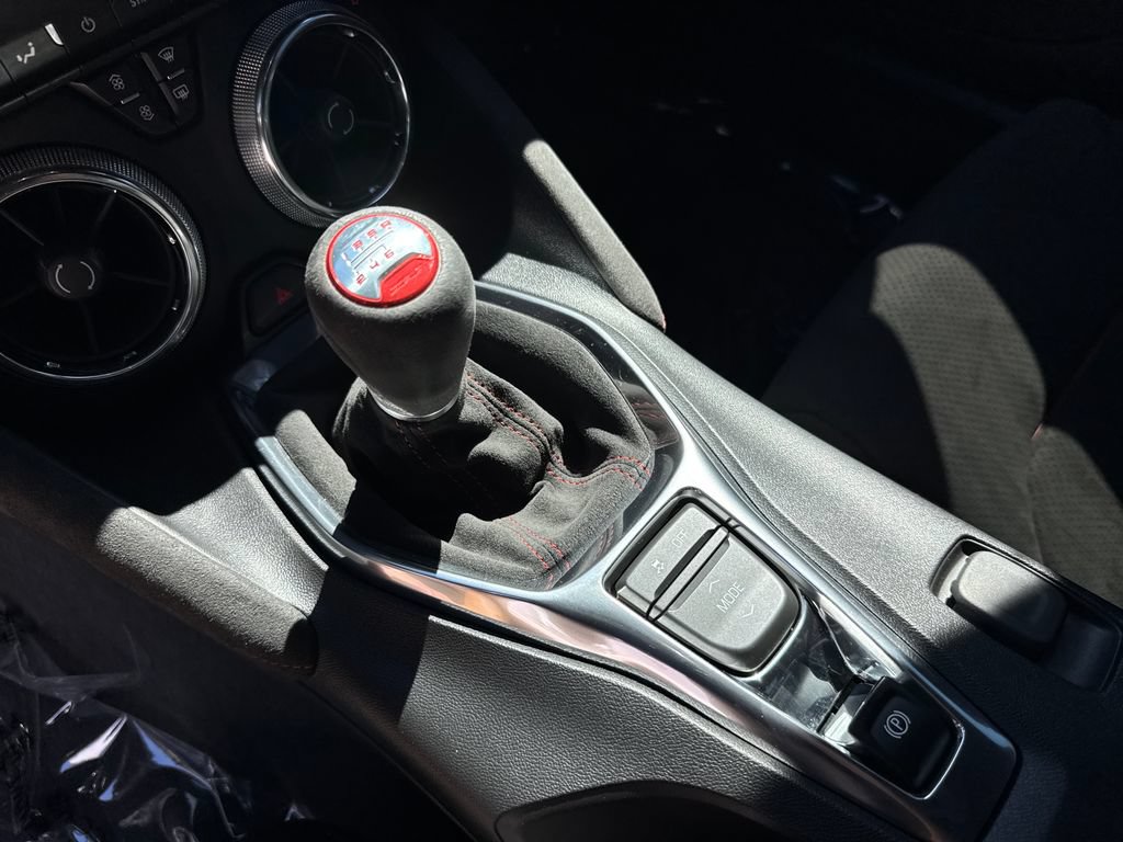 Used 2018 Chevrolet Camaro ZL1 RWD image 25