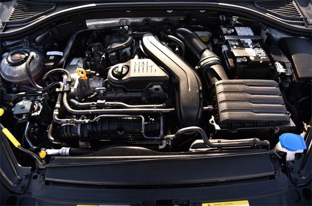 Certified 2025 Volkswagen Jetta SE w/ Sunroof Package image 25