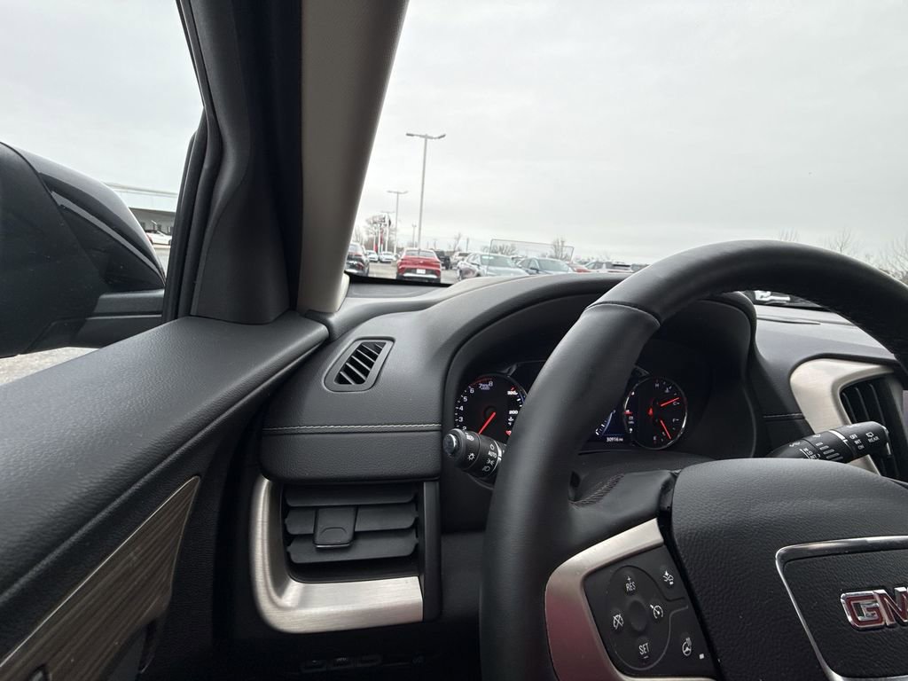 Certified 2024 GMC Terrain Denali w/ Black Diamond Edition image 24