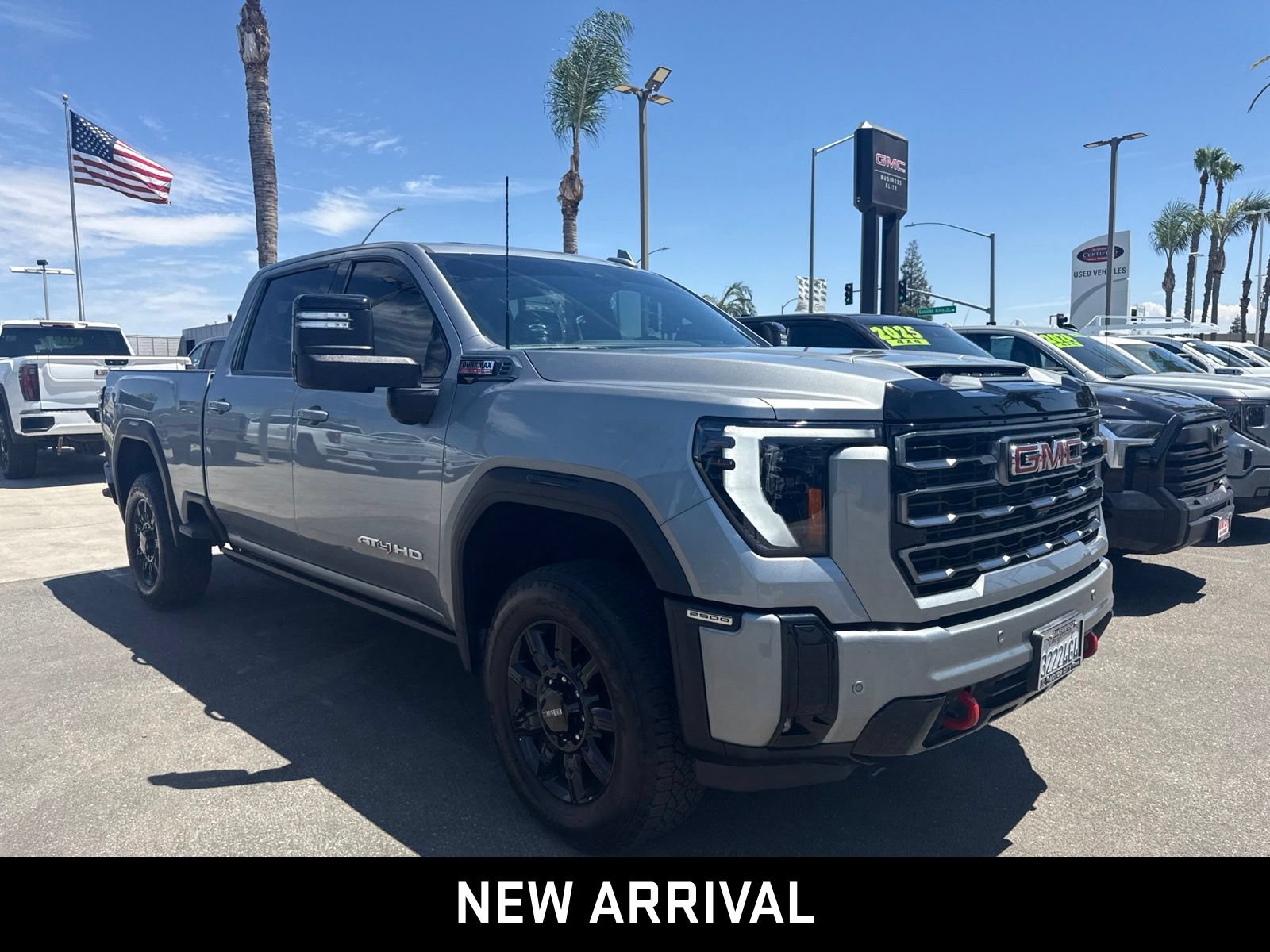 Certified 2025 GMC Sierra 2500 AT4 w/ AT4 Premium Plus Package AWD/4WD image 3