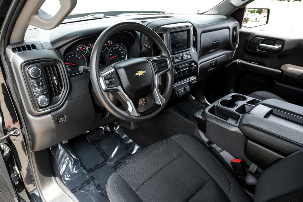 Used 2022 Chevrolet Silverado 1500 Custom w/ Safety Confidence Package AWD/4WD image 2