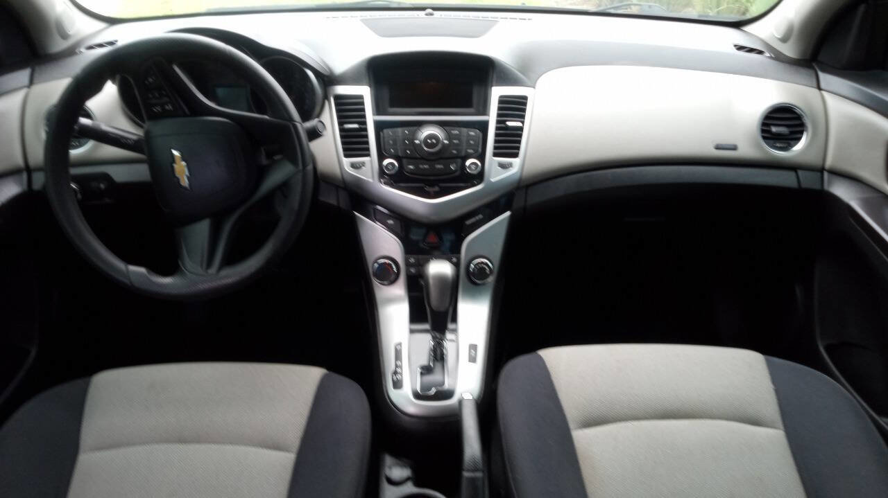 Used 2016 Chevrolet Cruze LS image 13
