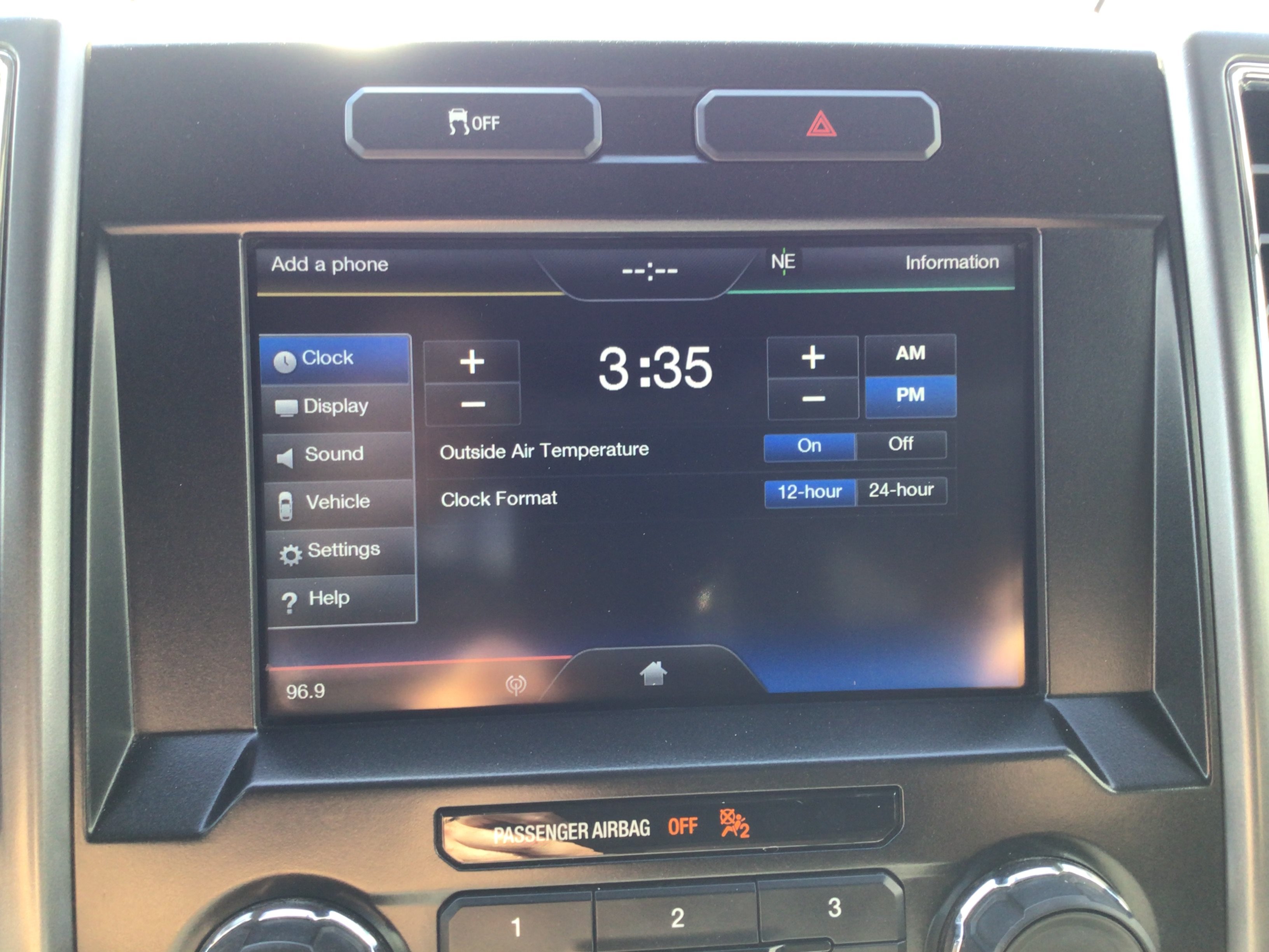 Used 2015 Ford F150 XLT w/ Equipment Group 302A Luxury AWD/4WD image 19