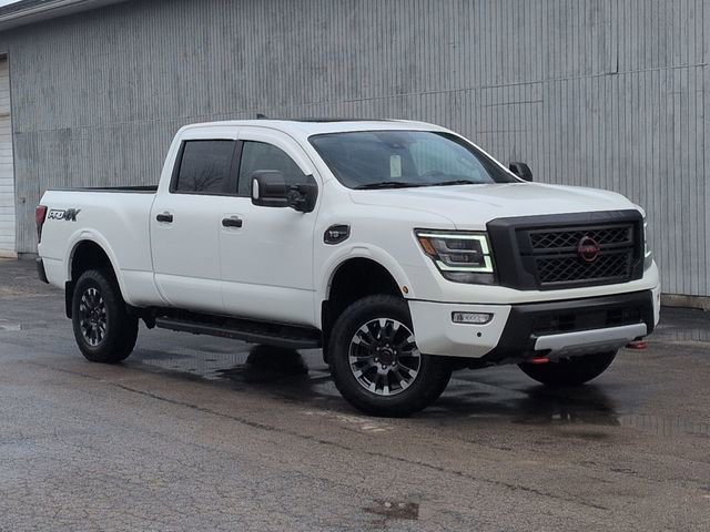 Used 2024 Nissan Titan PRO-4X w/ Pro-4x Convenience Package image 11