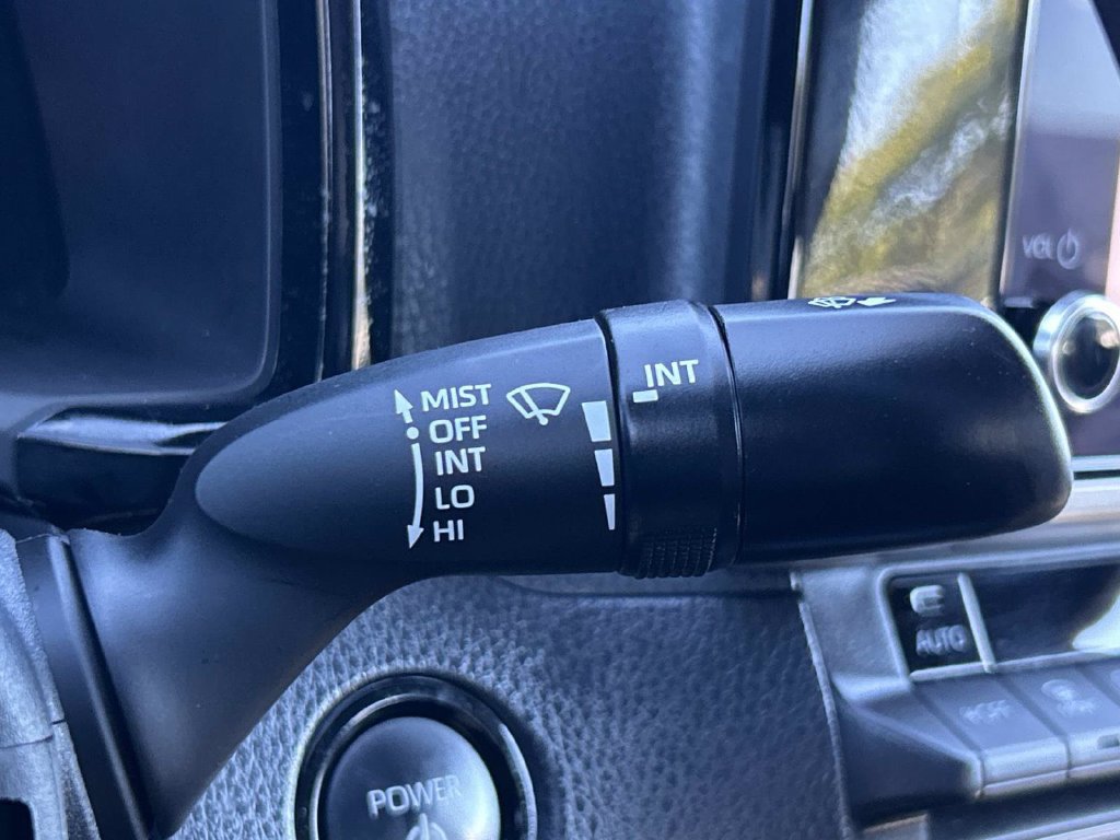 Used 2025 Toyota Camry SE FWD image 32