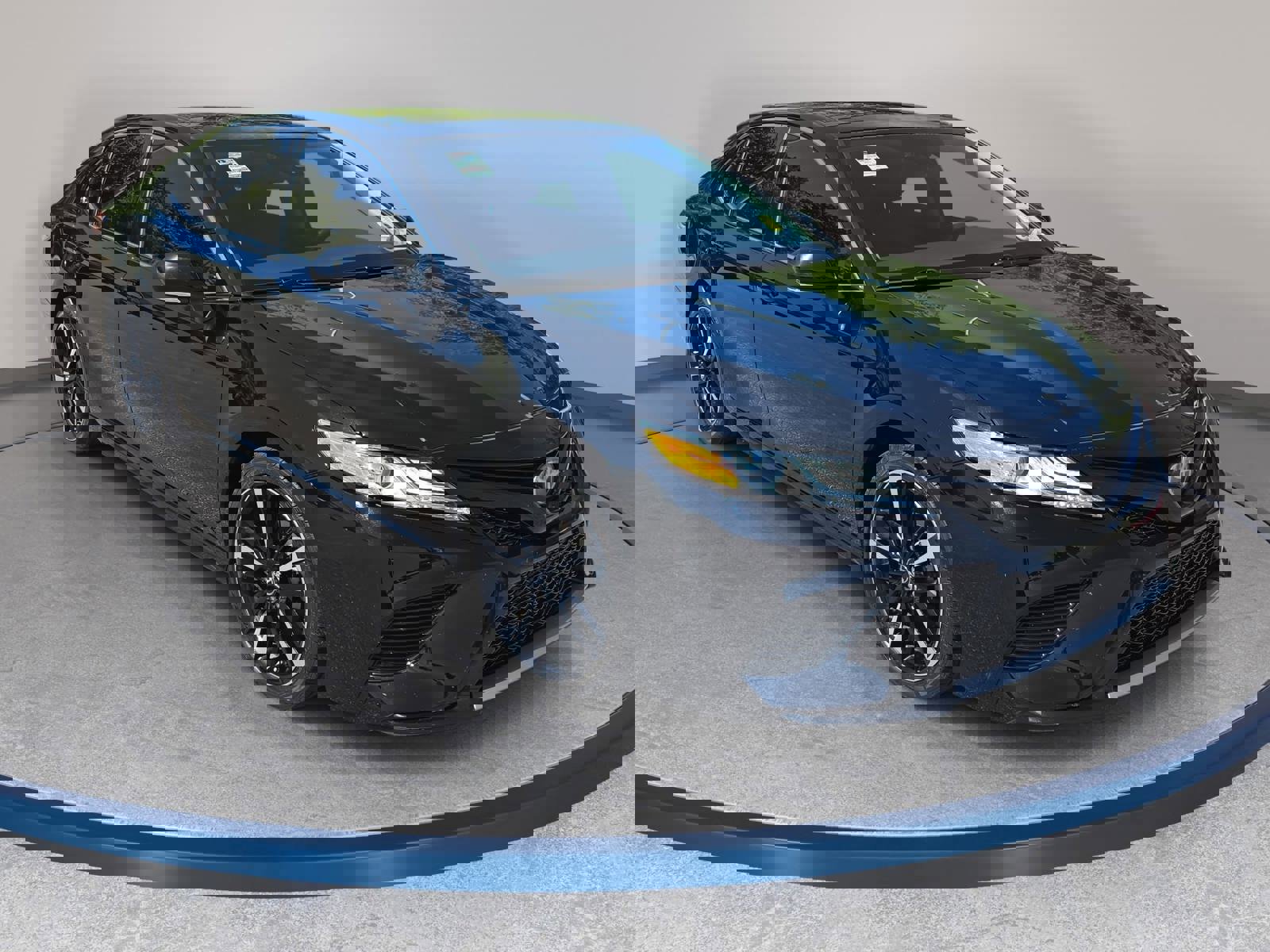 Used 2020 Toyota Camry XSE w/ Navigation Package FWD image 3