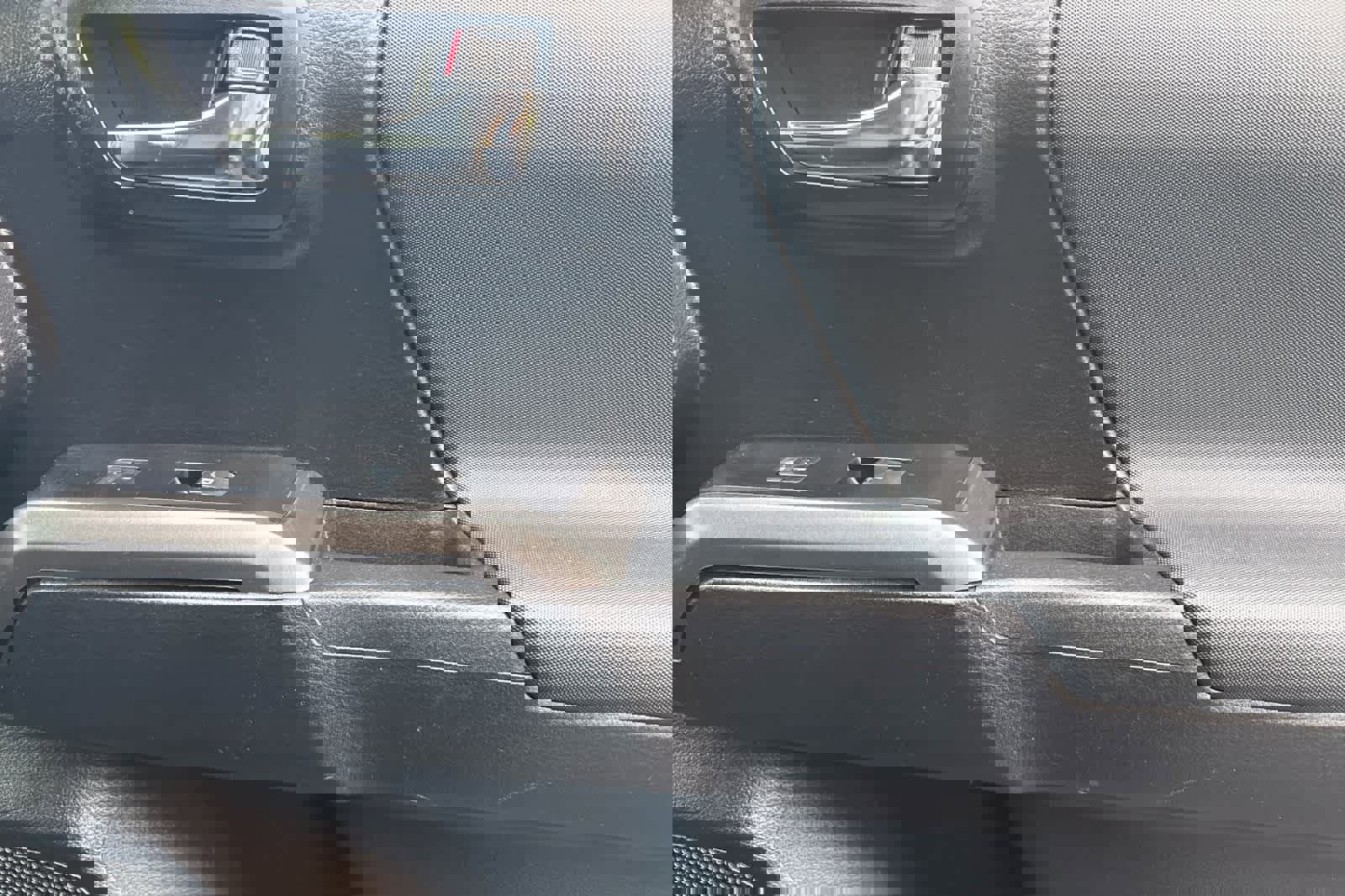 Used 2021 Toyota Tacoma TRD Off-Road image 17