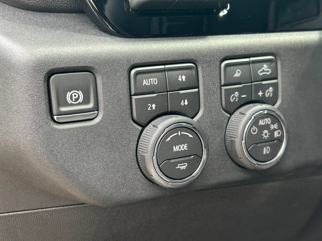 Used 2026 Chevrolet Silverado 2500 ZR2 w/ LPO, Dark Essentials Package AWD/4WD image 27